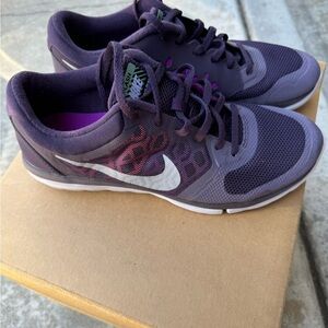 Nike Flex  Run - women’s 9 - purple